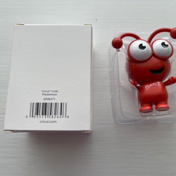 Cricut Cutie Persimmon Figurine New in Box - Picture 3 of 5